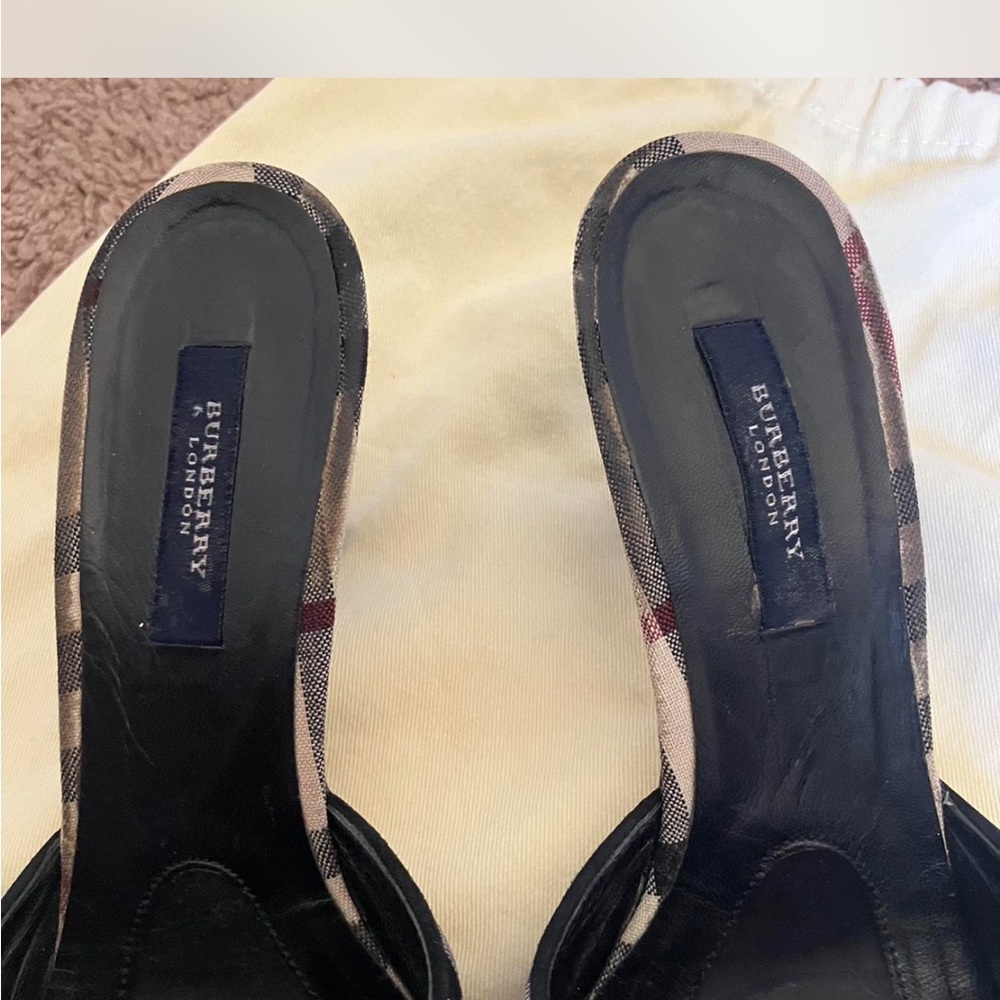 Burberry Women's Checkered Heels - Black and Cream - Picture 6 of 7